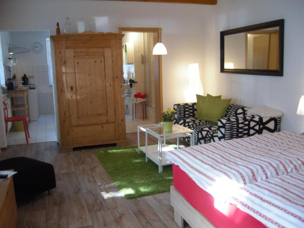 Ferienwohnungen Zur Kaiserstrasse room 2